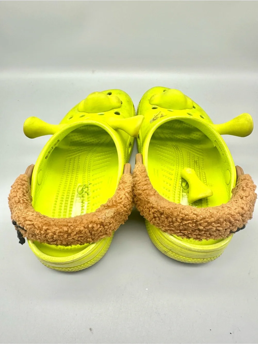Crocs Classic Clog Shrek DreamWorks Lime Green Kids J6 Nose Shoes Missing Ear